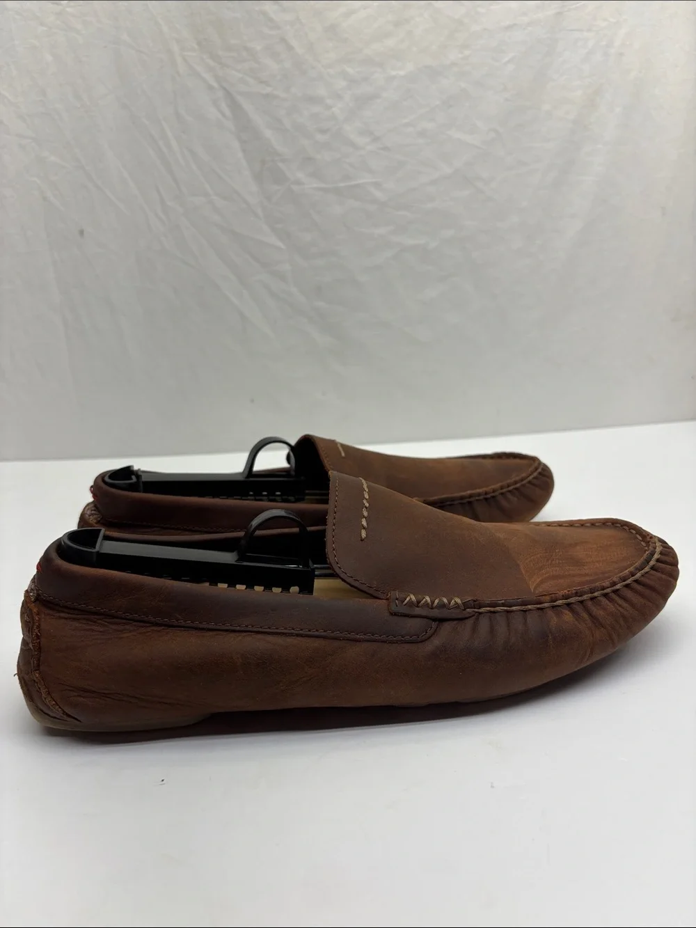 UGG Men's Brown Leather Slip-On Driving Moccasins, SZ 9.5, box 19